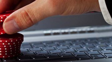 Så anpassar du ditt onlinespel för live poker