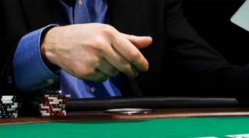 Så kontrollerar du dina känslor när du spelar poker